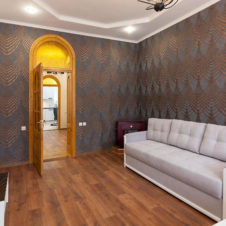 Leogrand Apartments Panteleimona Kulisha 27 Lviv Kültér fotó