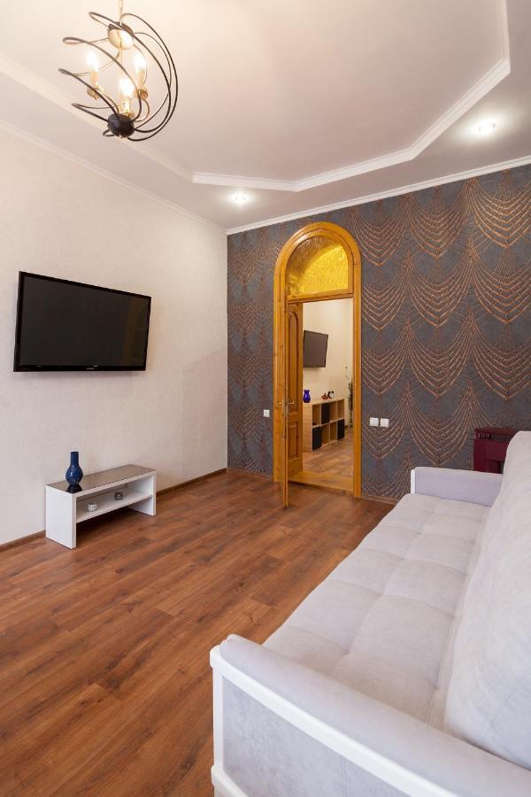 Leogrand Apartments Panteleimona Kulisha 27 Lviv Kültér fotó
