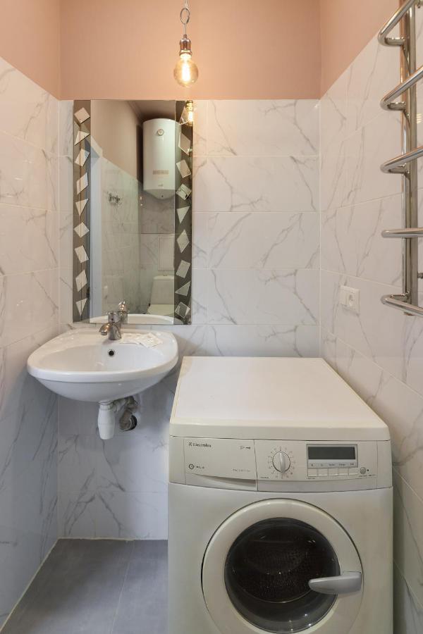 Leogrand Apartments Panteleimona Kulisha 27 Lviv Kültér fotó