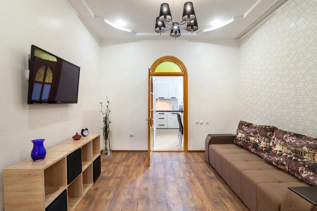 Leogrand Apartments Panteleimona Kulisha 27 Lviv Kültér fotó